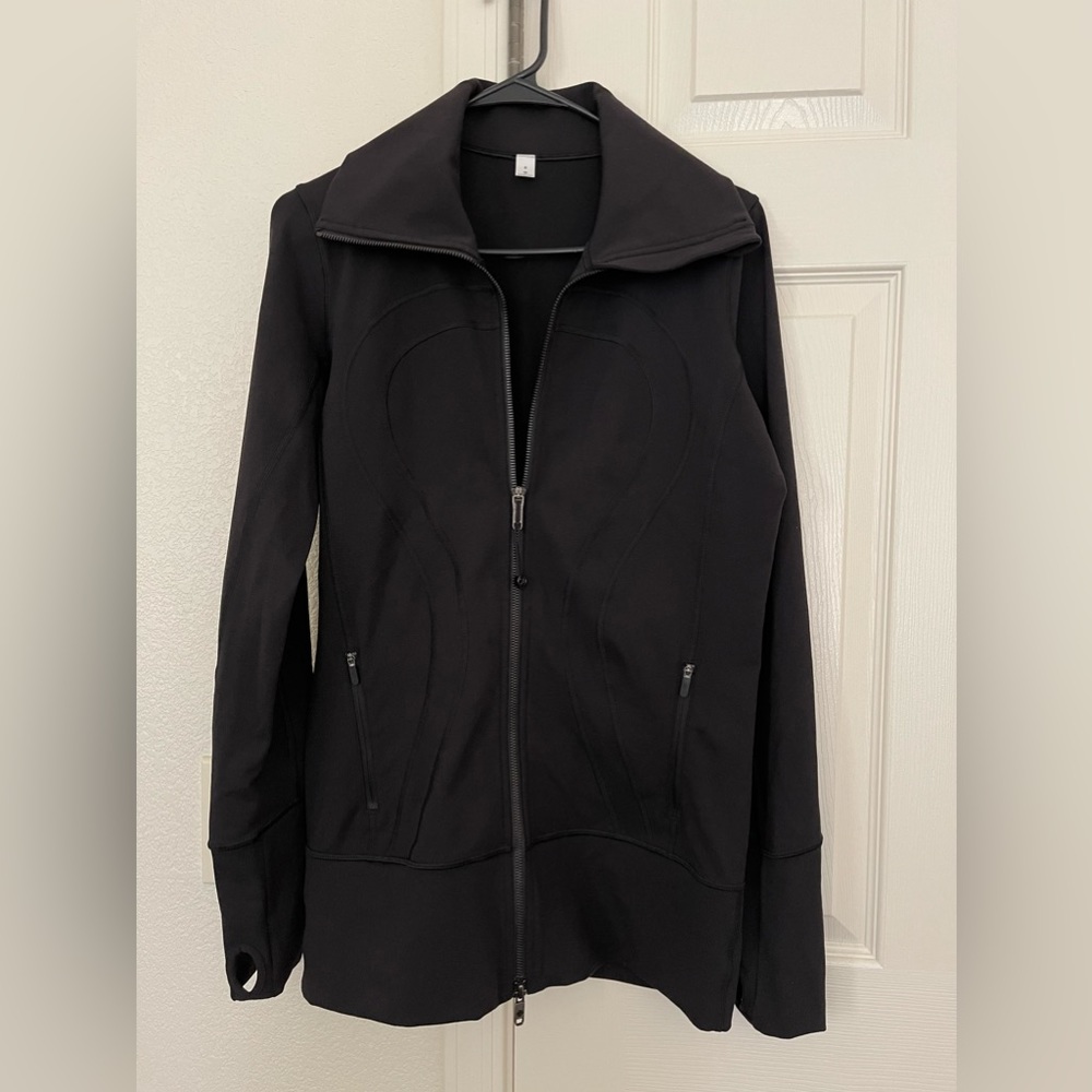 Lululemon *worn once Zip Up Jacket